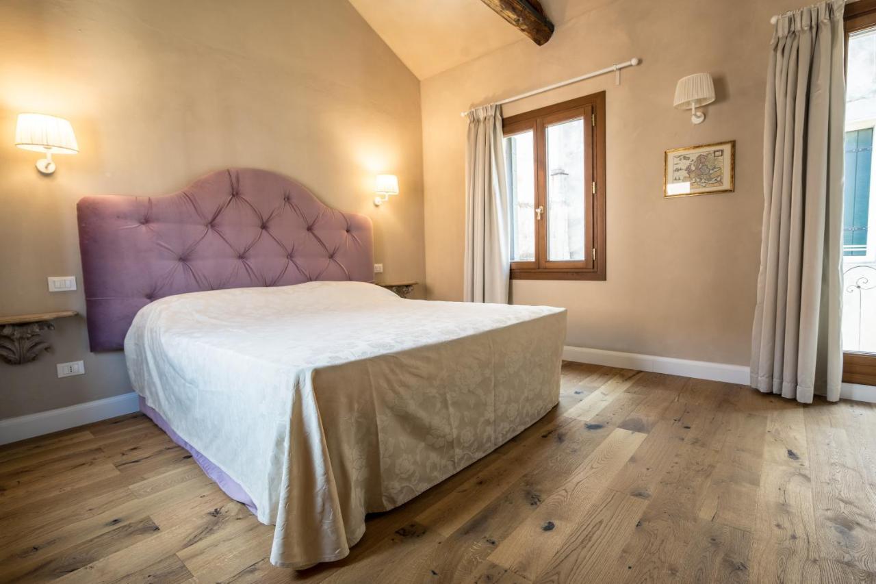 Casa Virginia Direct At The Canal Cannaregio With Own Roof Terrace Venice Exterior photo