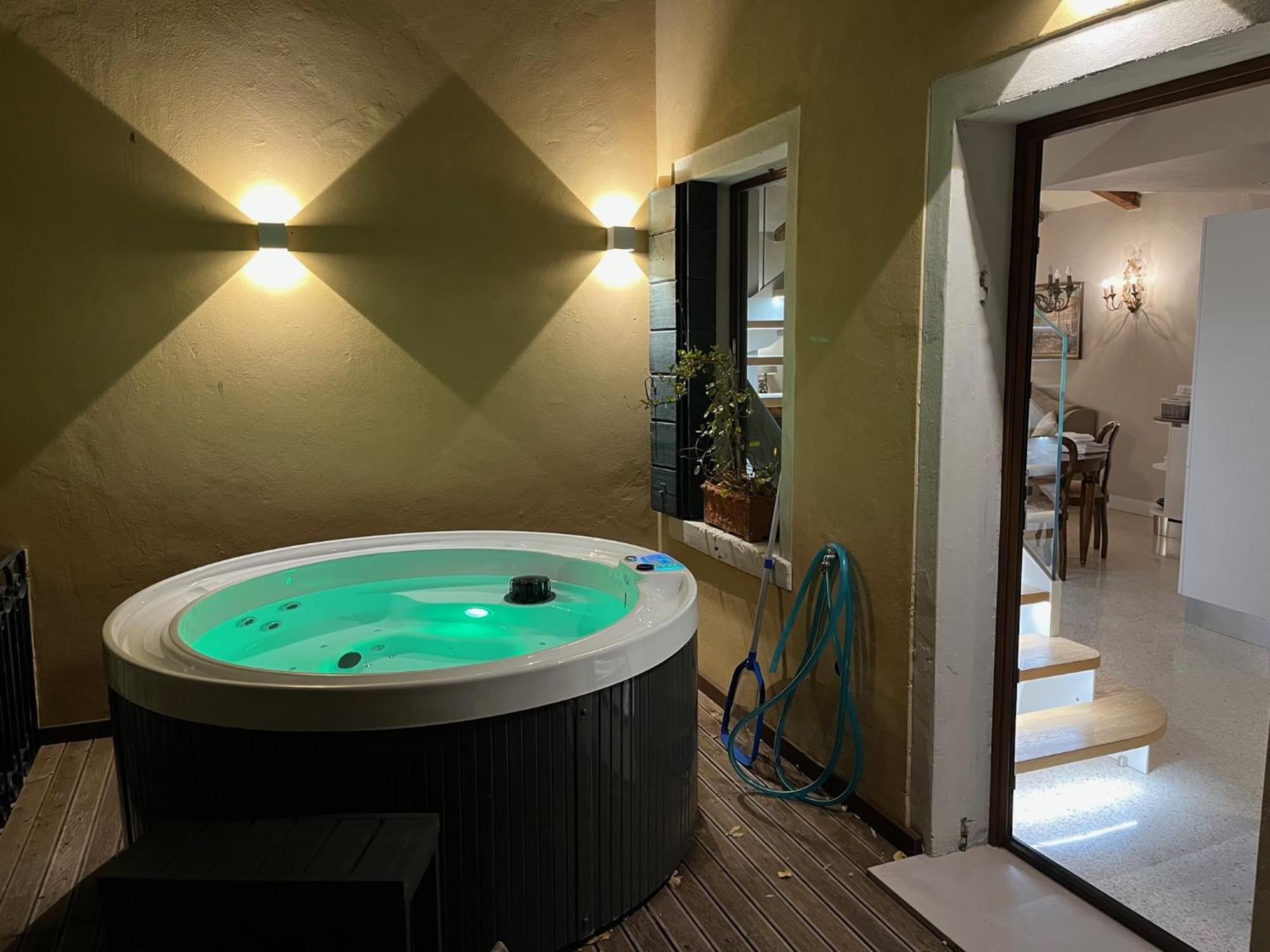 Casa Virginia Direct At The Canal Cannaregio With Own Roof Terrace Venice Exterior photo