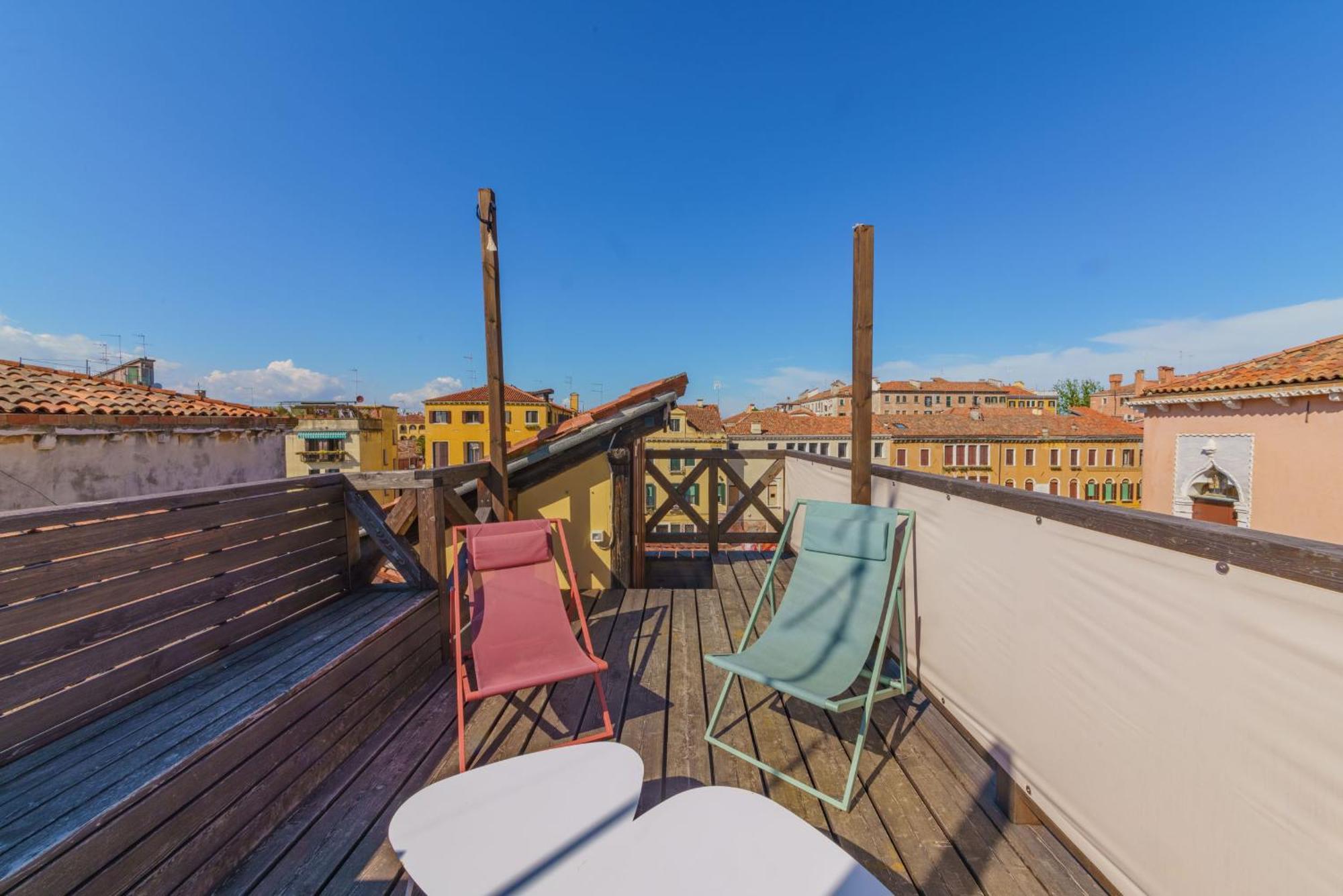 Casa Virginia Direct At The Canal Cannaregio With Own Roof Terrace Venice Exterior photo